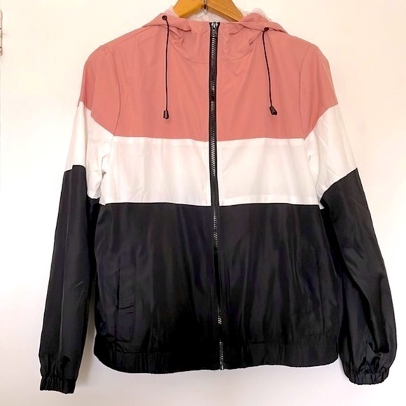 NWOT - Ambiance Apparel Women's Junior Hooded Full Zip Windbreaker Jacket - Picture 1 of 6